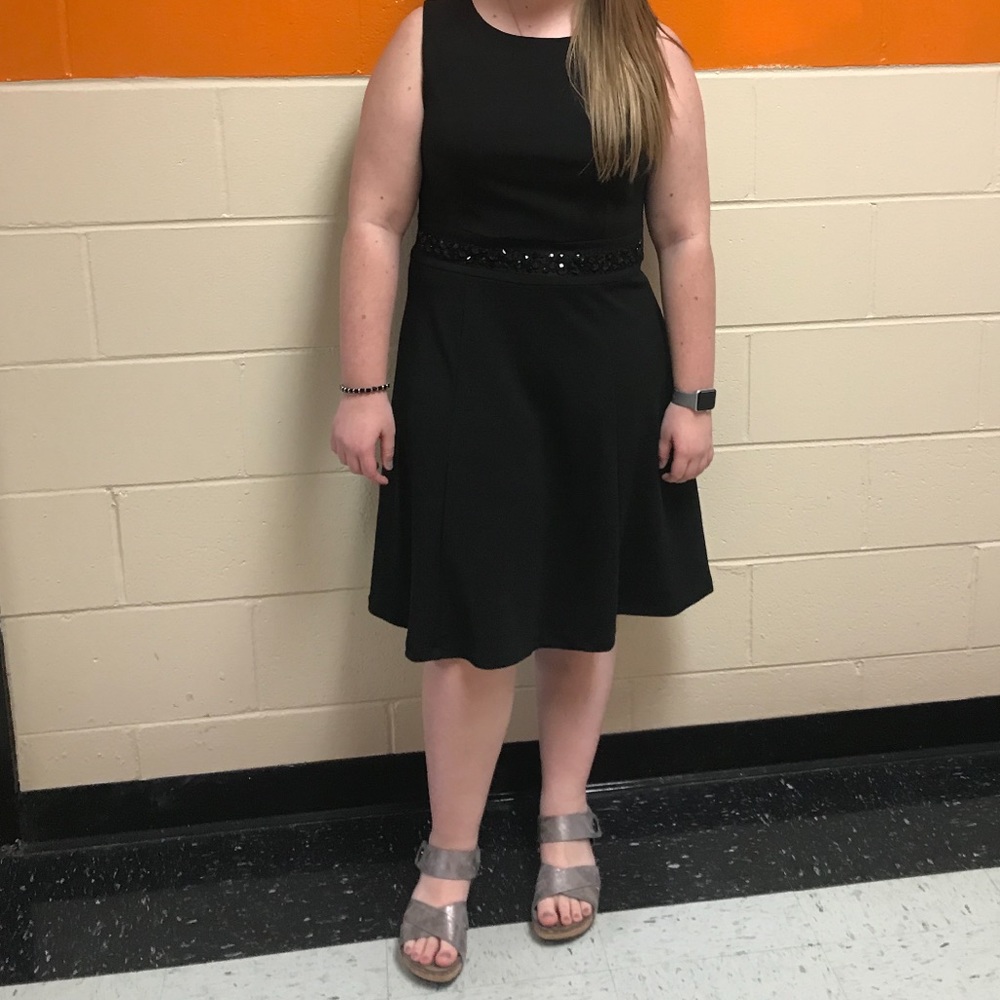 Black dress - Picture 4 of 4